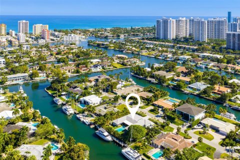 Villa ou maison à louer à Hallandale Beach, Floride: 3 chambres, 294.87 m2 № 2154032 - photo 3