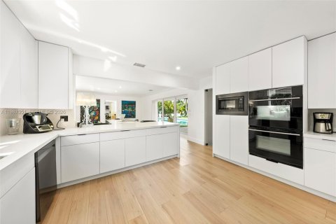 Villa ou maison à louer à Hallandale Beach, Floride: 3 chambres, 294.87 m2 № 2154032 - photo 16