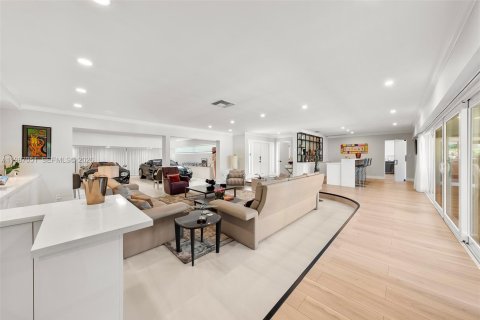 Villa ou maison à louer à Hallandale Beach, Floride: 3 chambres, 294.87 m2 № 2154032 - photo 12