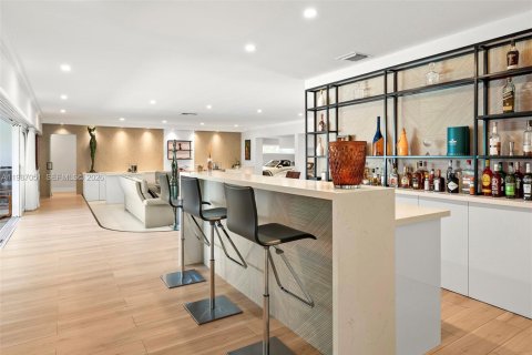 Villa ou maison à louer à Hallandale Beach, Floride: 3 chambres, 294.87 m2 № 2154032 - photo 10