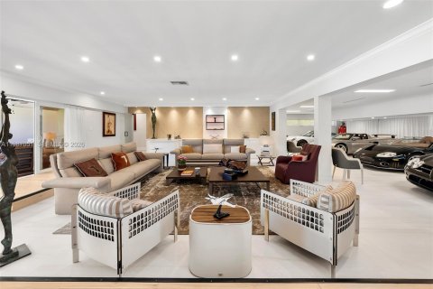 Villa ou maison à louer à Hallandale Beach, Floride: 3 chambres, 294.87 m2 № 2154032 - photo 11