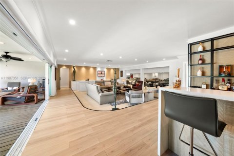 Villa ou maison à louer à Hallandale Beach, Floride: 3 chambres, 294.87 m2 № 2154032 - photo 9