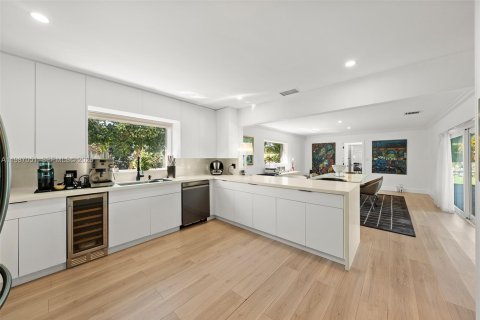 Villa ou maison à louer à Hallandale Beach, Floride: 3 chambres, 294.87 m2 № 2154032 - photo 17