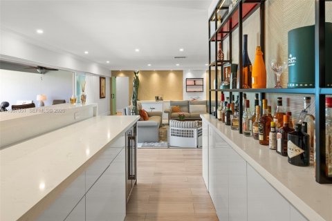 Villa ou maison à louer à Hallandale Beach, Floride: 3 chambres, 294.87 m2 № 2154032 - photo 14
