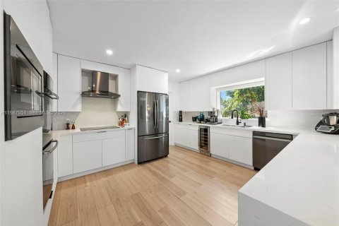 Villa ou maison à louer à Hallandale Beach, Floride: 3 chambres, 294.87 m2 № 2154032 - photo 15