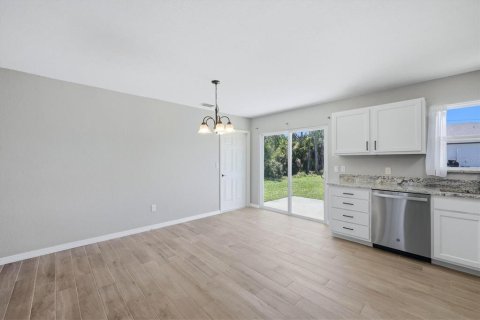 Villa ou maison à vendre à Englewood, Floride: 3 chambres, 103.31 m2 № 2275553 - photo 13