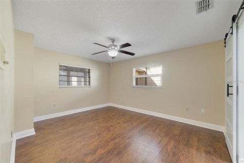 Villa ou maison à vendre à Orlando, Floride: 4 chambres, 231.79 m2 № 2415248 - photo 11