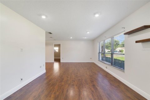 Villa ou maison à vendre à Orlando, Floride: 4 chambres, 231.79 m2 № 2415248 - photo 4