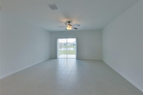 Casa en alquiler en Kissimmee, Florida, 6 dormitorios, 239.22 m2 № 1907167 - foto 2
