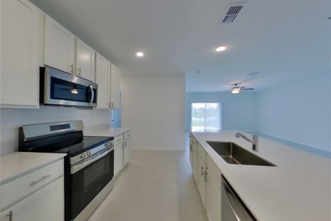 Casa en alquiler en Kissimmee, Florida, 6 dormitorios, 239.22 m2 № 1907167 - foto 4