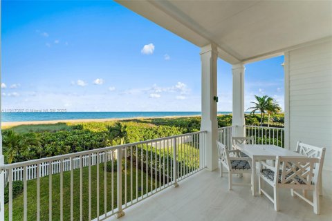 House in St. Lucie, Florida 4 bedrooms, 393.26 sq.m. № 1972160 - photo 25