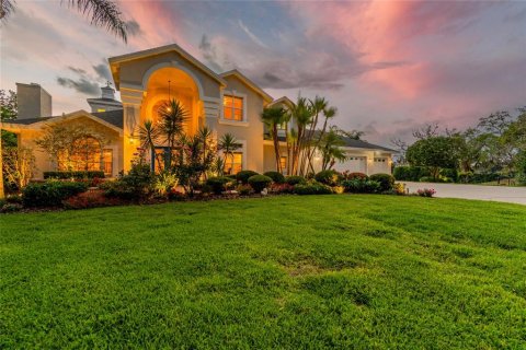 Casa en venta en New Port Richey, Florida, 4 dormitorios, 414.07 m2 № 2201933 - foto 3