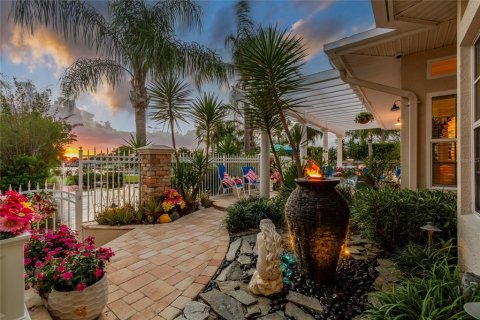 Casa en venta en New Port Richey, Florida, 4 dormitorios, 414.07 m2 № 2201933 - foto 9