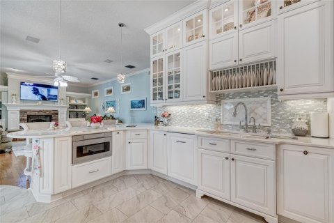Casa en venta en New Port Richey, Florida, 4 dormitorios, 414.07 m2 № 2201933 - foto 16
