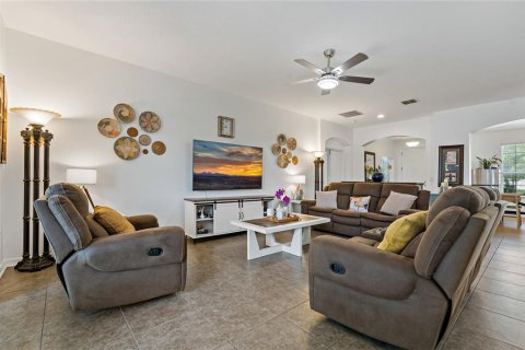 House in Auburndale, Florida 4 bedrooms, 239.78 sq.m. № 1849465 - photo 5