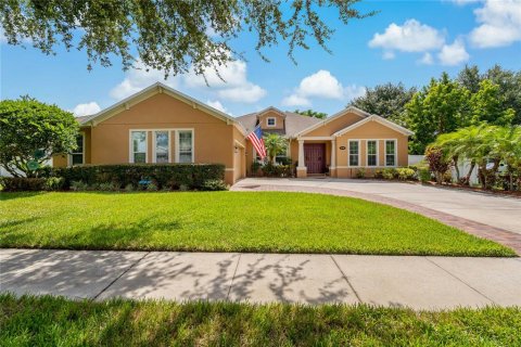 House in Auburndale, Florida 4 bedrooms, 239.78 sq.m. № 1849465 - photo 1