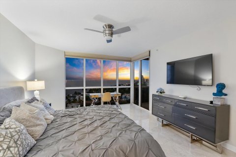 Condominio en venta en Fort Lauderdale, Florida, 3 dormitorios, 215.35 m2 № 2171484 - foto 20
