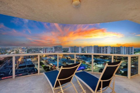 Condominio en venta en Fort Lauderdale, Florida, 3 dormitorios, 215.35 m2 № 2171484 - foto 25