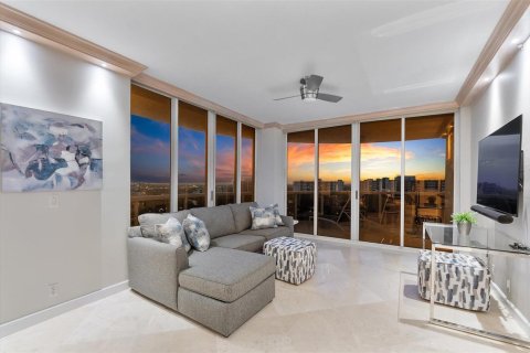 Condominio en venta en Fort Lauderdale, Florida, 3 dormitorios, 215.35 m2 № 2171484 - foto 24