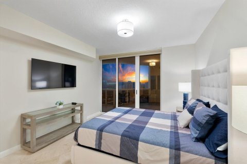 Condominio en venta en Fort Lauderdale, Florida, 3 dormitorios, 215.35 m2 № 2171484 - foto 22