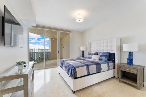 Condominio en venta en Fort Lauderdale, Florida, 3 dormitorios, 215.35 m2 № 2171484 - foto 30