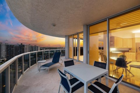 Condominio en venta en Fort Lauderdale, Florida, 3 dormitorios, 215.35 m2 № 2171484 - foto 21