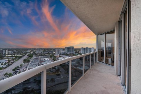 Condominio en venta en Fort Lauderdale, Florida, 3 dormitorios, 215.35 m2 № 2171484 - foto 18