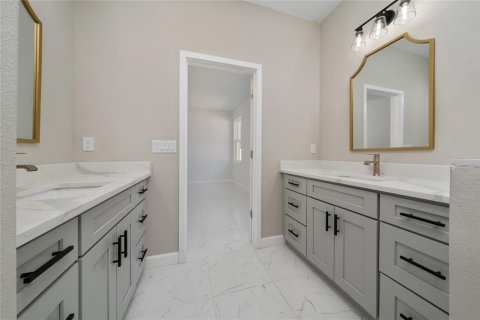 Casa en venta en Orlando, Florida, 3 dormitorios, 158.49 m2 № 1915567 - foto 9