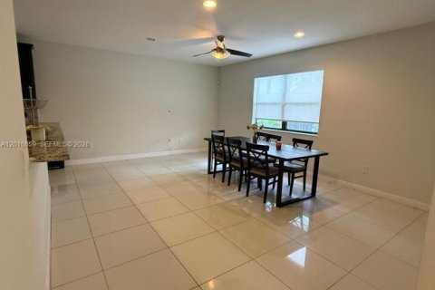 Villa ou maison à vendre à Doral, Floride: 5 chambres, 354.89 m2 № 2145716 - photo 2
