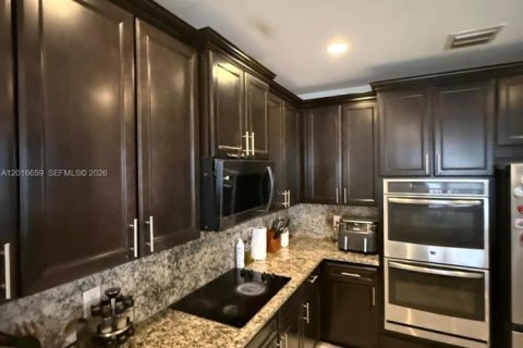 Villa ou maison à vendre à Doral, Floride: 5 chambres, 354.89 m2 № 2145716 - photo 4