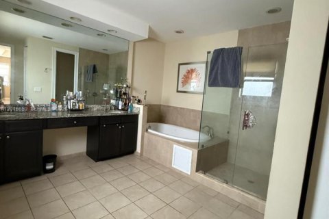 Villa ou maison à vendre à Doral, Floride: 5 chambres, 354.89 m2 № 2145716 - photo 10