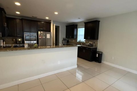 Villa ou maison à vendre à Doral, Floride: 5 chambres, 354.89 m2 № 2145716 - photo 3