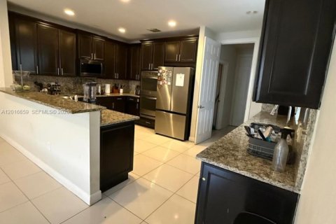 Villa ou maison à vendre à Doral, Floride: 5 chambres, 354.89 m2 № 2145716 - photo 6