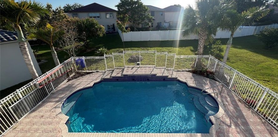 Casa en Pembroke Pines, Florida 4 dormitorios, 251.67 m2 № 1128790