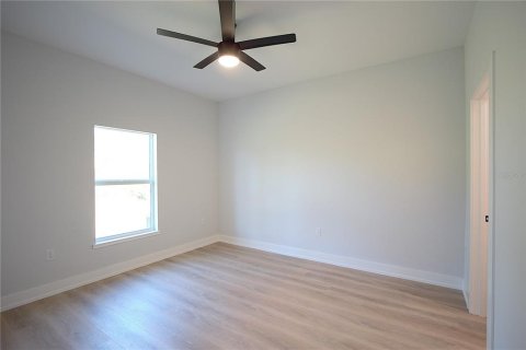 Propiedad comercial en venta en Port Charlotte, Florida, 6 dormitorios, 222.97 m2 № 1564833 - foto 23