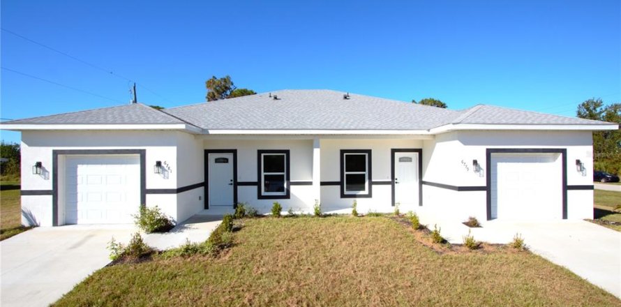 Propiedad comercial en Port Charlotte, Florida 6 dormitorios, 222.97 m2 № 1564833