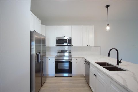 Propiedad comercial en venta en Port Charlotte, Florida, 6 dormitorios, 222.97 m2 № 1564833 - foto 18