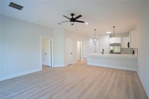 Propiedad comercial en venta en Port Charlotte, Florida, 6 dormitorios, 222.97 m2 № 1564833 - foto 15