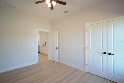 Propiedad comercial en venta en Port Charlotte, Florida, 6 dormitorios, 222.97 m2 № 1564833 - foto 26