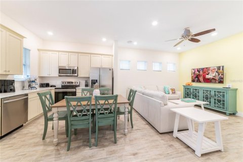 Casa en venta en Kissimmee, Florida, 3 dormitorios, 145.3 m2 № 1719830 - foto 2