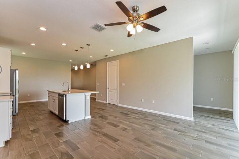 Villa ou maison à louer à Davenport, Floride: 3 chambres, 151.9 m2 № 2398916 - photo 4