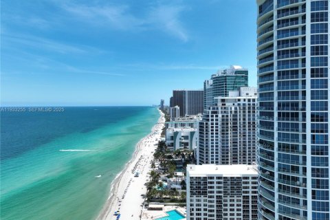 Condominio en venta en Hollywood, Florida, 3 dormitorios, 196.49 m2 № 1991039 - foto 5