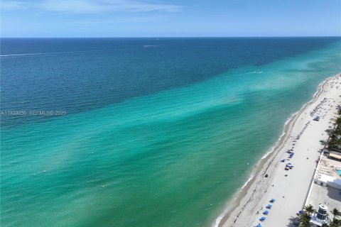 Condominio en venta en Hollywood, Florida, 3 dormitorios, 196.49 m2 № 1991039 - foto 9