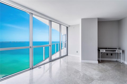 Condominio en venta en Hollywood, Florida, 3 dormitorios, 196.49 m2 № 1991039 - foto 24