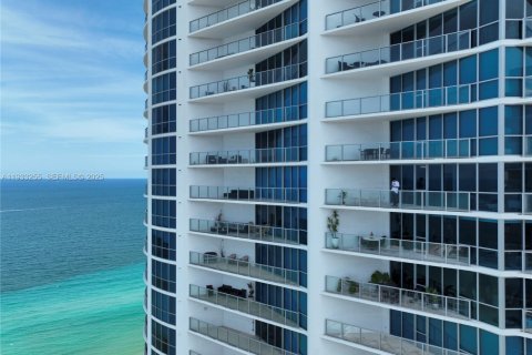 Condominio en venta en Hollywood, Florida, 3 dormitorios, 196.49 m2 № 1991039 - foto 2