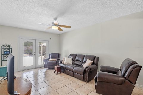 House in Orlando, Florida 3 bedrooms, 196.4 sq.m. № 1825306 - photo 18