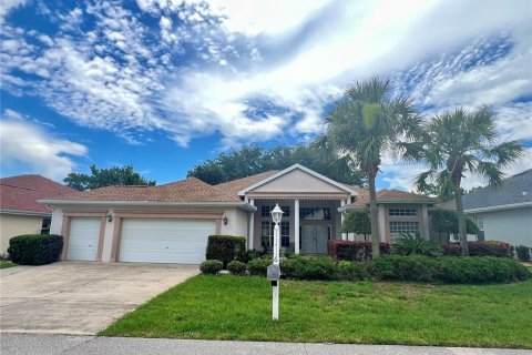 House in Ocala, Florida 3 bedrooms, 192.03 sq.m. № 1824895 - photo 1