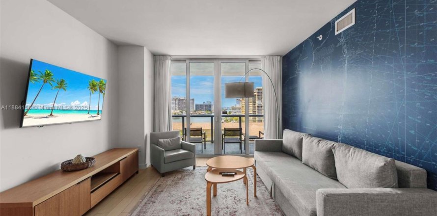 Кондоминиум с 2 спальнями в Халландейл-Бич, Флорида № 1930469