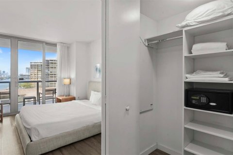 Купить кондоминиум в Халландейл-Бич, Флорида 2 спальни, 94.76м2, № 1930469 - фото 21