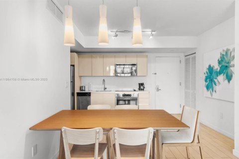 Купить кондоминиум в Халландейл-Бич, Флорида 2 спальни, 94.76м2, № 1930469 - фото 15